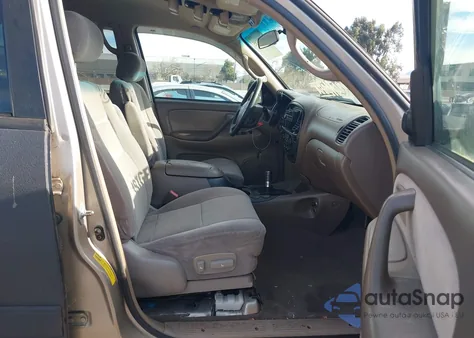 2004 Toyota Sequoia Sr5 V8 z USA, uszkodzony, nr VIN 5TDBT44A04S220607